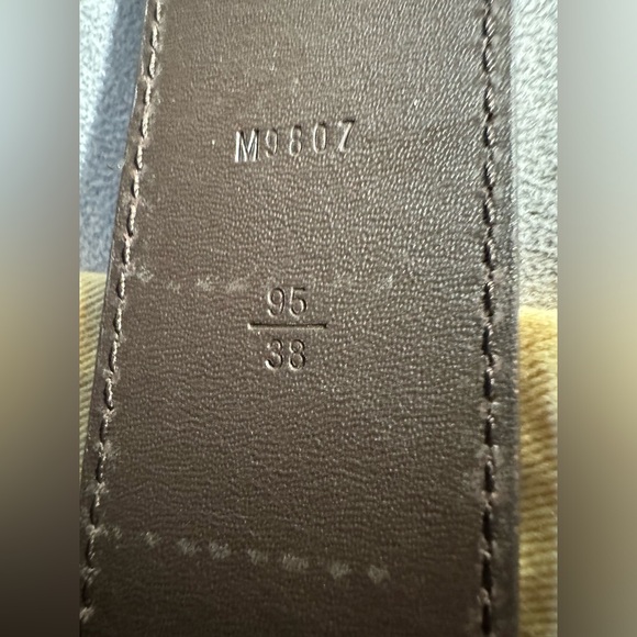 Authentic Louis Vuitton belt - Picture 7 of 7